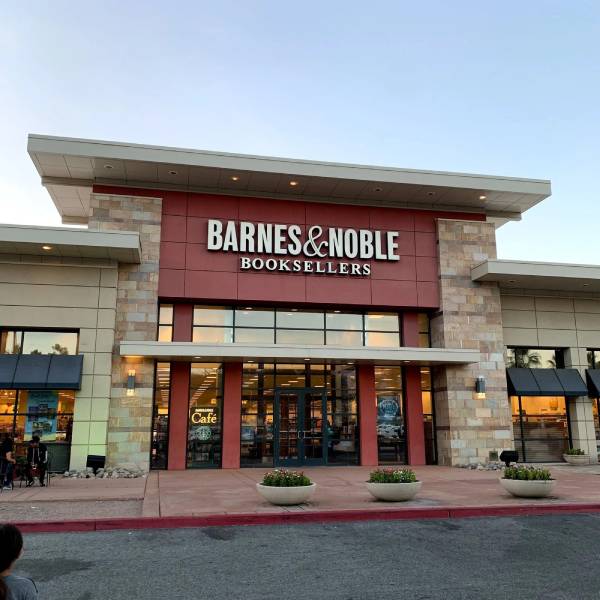 barnes and noble palm desert(1)
